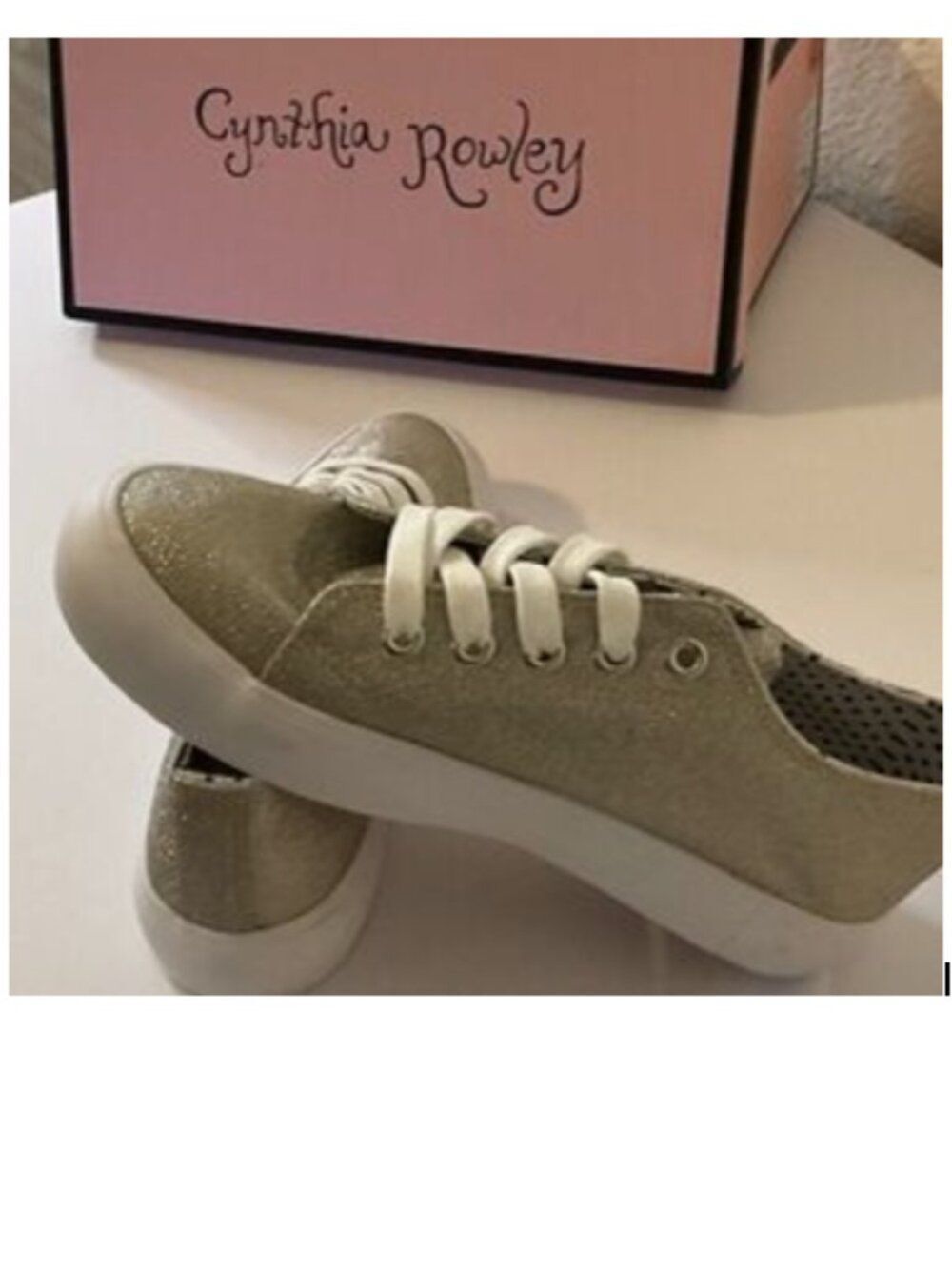 Cynthia Rowley Gold Glitter Sneakers – Little Girl Size 1